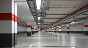 limpieza de garajes en Valencia - parking rojo