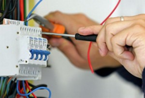 servicios de electricista en Valencia - cables