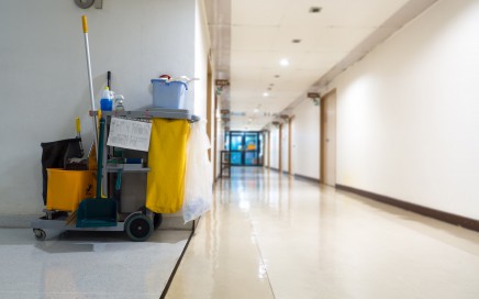 limpieza de colegios en valencia - pasillos-