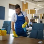 ¿Por qué una limpieza económica de oficinas en Valencia es clave al reabrir tu negocio?